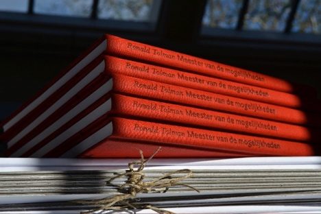 Verschijning van het boek 'Meester van de mogelijkheden’, tekst Francine Wildenborg. Gepresenteerd in 't Spijker, Beek U