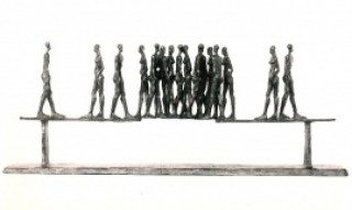 Maakt voor de provincie Gelderland de bronzen sculptuur 'Grensoverschrijden'. Het beeld wordt elke twee jaar uitgereikt