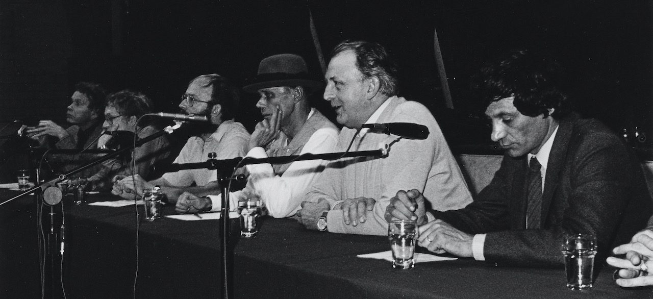 Forumdiscussie in De Lindenberg, Nijmegen, met Joseph Beuys, Hans van der Grinten, Jan Hoet en Ronald Tolman.