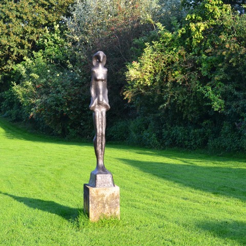 Staande vrouw